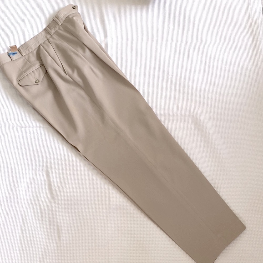 Lightweight wool high waisted pleated trousers